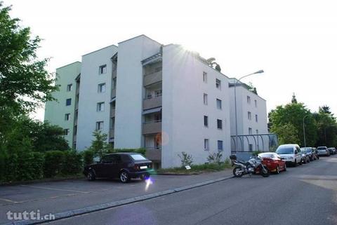 Ab sofort: 2.5 Zimmerwohnung in Oberengstring