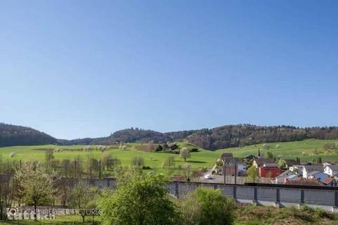 Erstbezug: Perle mit malerischer Aussicht