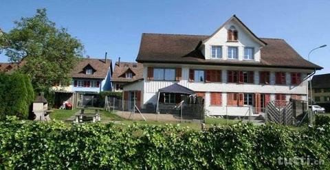 5 Familienhaus mit 5 Parkplätzen im Freien