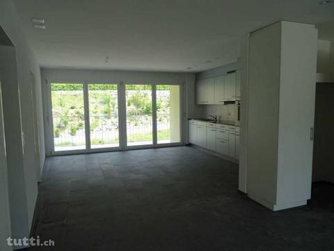 Schöne 3.5-Zimmerwohnung mit 87m² im Erdgesch