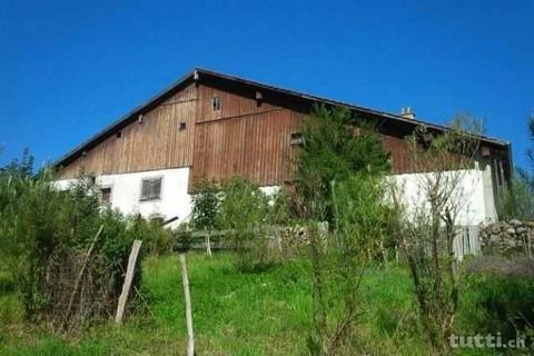 Ferme neuchâteloise de 6 pièces sur un terrai