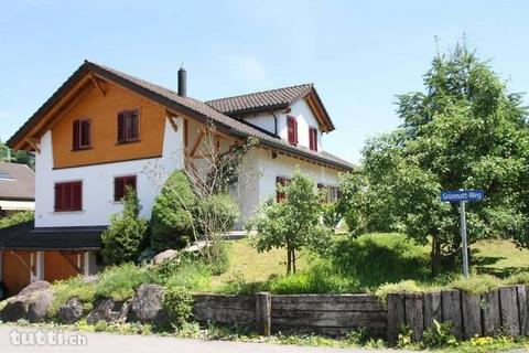 3 - Zimmer Wohnung in Zweifamilienhaus