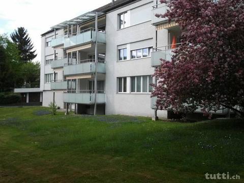 Renovierte 4.5-Zimmerwohnung im 2.OG an ruhig