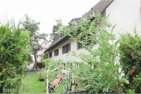 3½ Zimmer-Wohnung mit riesigem Gartensitzplat