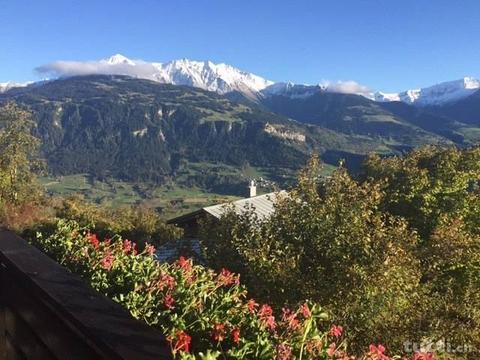 3-Zi. Wohnung mit Panoramablick und Garten