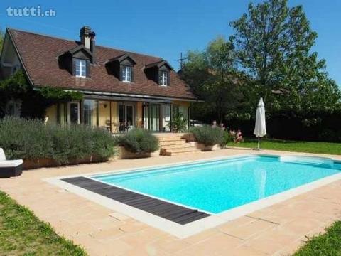 Spacieuse villa avec piscine