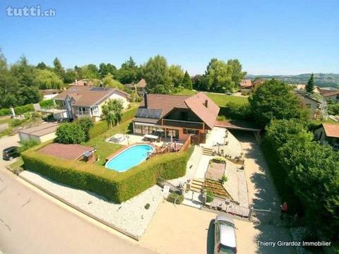 Villa de 235 m2 et 8 pièces avec vue et calme