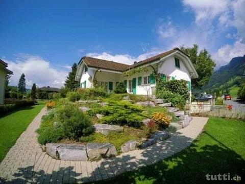 Landhaus im ruhigen, sonnigen Einfamilienhaus