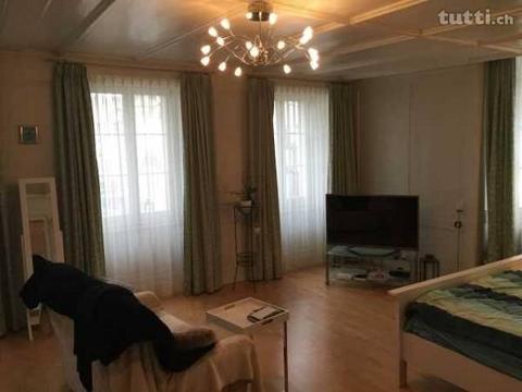 Zentral gelegene Altstadtwohung 5 1/2 Zimmer