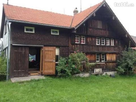 Altes er Bauernhaus mit Sticklokal u