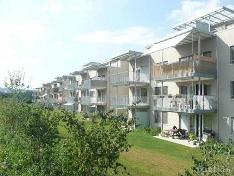 Moderne Wohnung mit grossem Balkon