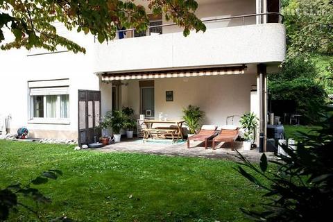 2 1/2 Zimmerwohnung mit Gartensitzplatz