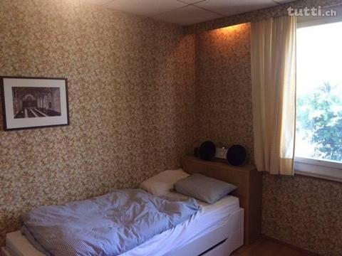 Biete: Wunderschönes WG-Zimmer in 8006