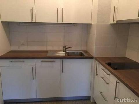 Appartement rafraichit de 2.5 pièces, proche