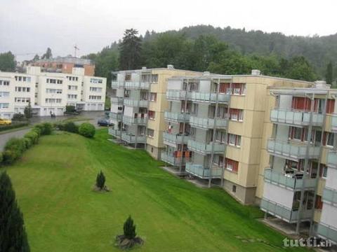 Schöne Wohnung mit grossem, neuen Balkon