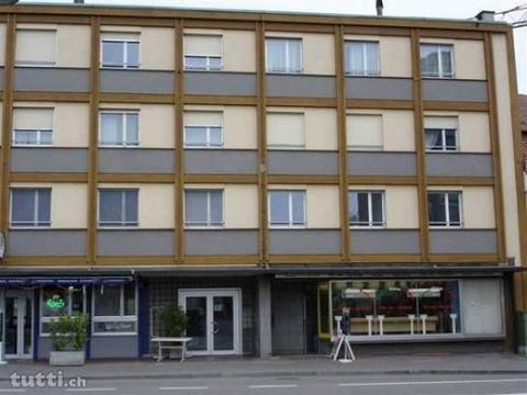 Im Zentrum von Aesch 3-Zimmerwohnung mit gros