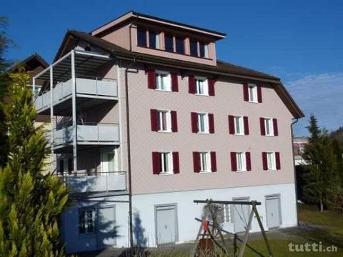 Schöne Dachwohnung mit Aussicht