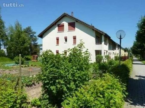 Helle Wohnung mit Gartensitzplatz in ruhiger