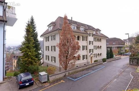 elegante Altbau-Wohnung - umfassend saniert