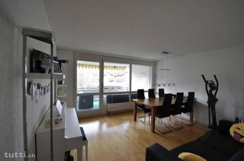 2.5-Zimmerwohnung mit grossem Balkon