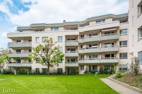 Moderne Familienwohnung mit Schwimmbad