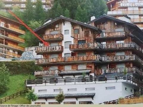 Appartement avec vue sur les Alpes dans un im