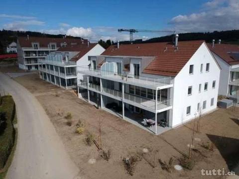 Moderne 4 1/2-Zimmerwohnung an idyllischer ru