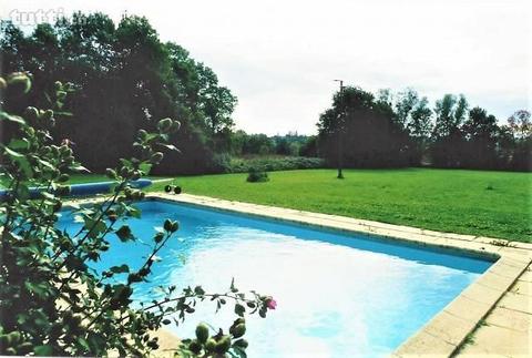 Bauernhaus mit Pool im Burgund