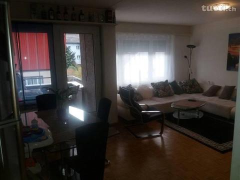 Günstige und grosse Wohnung für Nachmitter/in