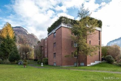 Helle, moderne 4 1/2-Zi-Wohnung mit Balkon