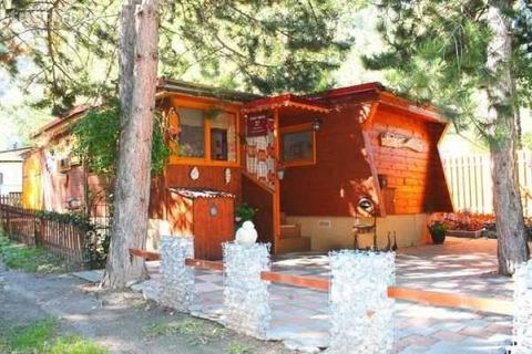Chalet im Campingplatz