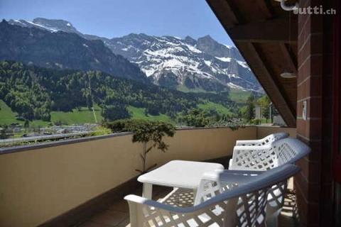 DACHGESCHOSSWOHNUNG MIT PANORAMASICHT AUF ENG