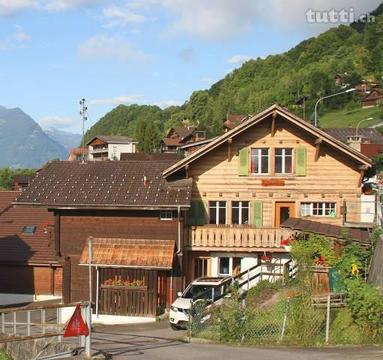 Holzchalet mit Aussicht auf den Brienzersee