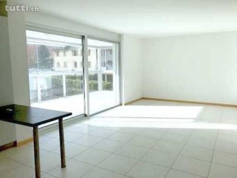 Bel appartement traversant 4.5 pièces avec vé