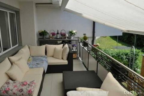 Modern ausgebaute Wohnung mit grossem Balkon