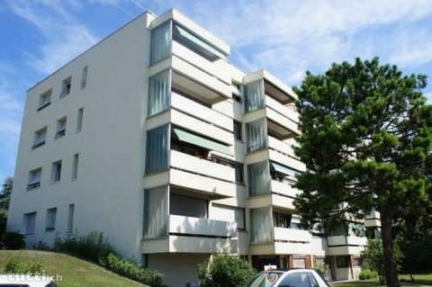 Appartement spacieux avec jolie vue sur le La