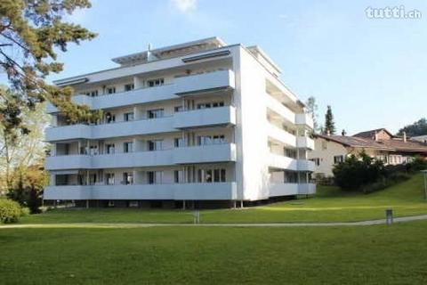 Zentrale 3.5 Zimmerwohnung mit Balkon