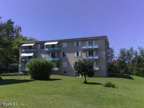 Wohnung mit Balkon im Grünen, Nähe Bahnhof St