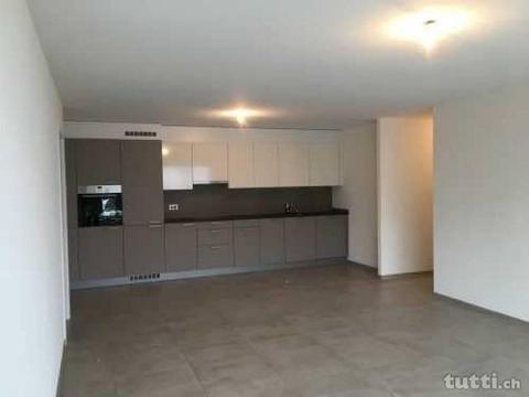 Appartement de 4 pièces au rez-de-chaussée av