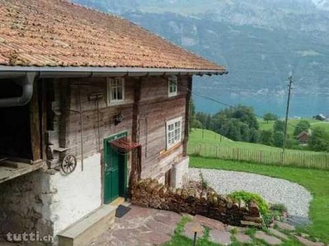 MODERNES BAUERHAUS MIT PANORAMASICHT