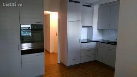 Grosse 2.5 Zimmer Wohnung mit Sitzplatz