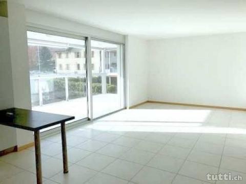 Appartement traversant 4.5 pièces et véranda