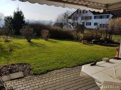 Grosszügiges Wohnen mit sonnigem Gartensitzpl