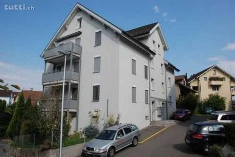 Zentrale Wohnung mit Balkon