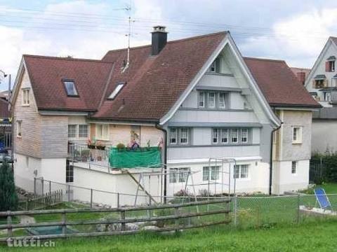 gepflegtes 4-Familienhaus an zentraler Lage